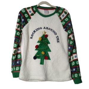 Secret Treasures Holiday Top Size M